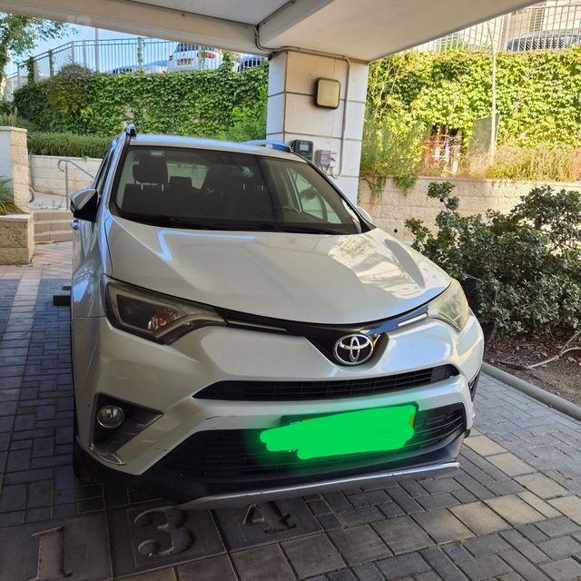 טויוטה RAV4