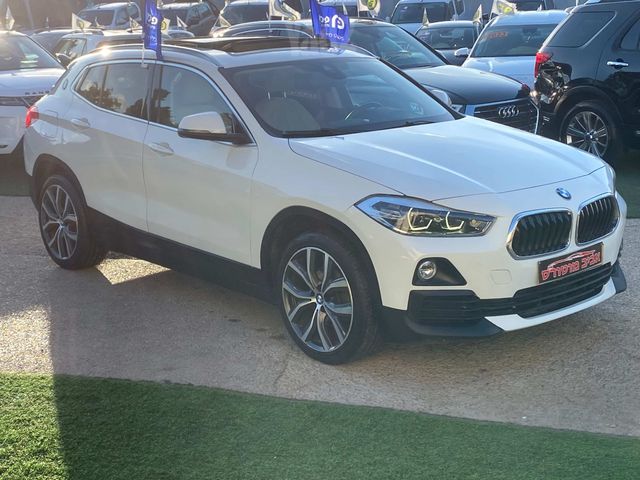 ב מ וו X2