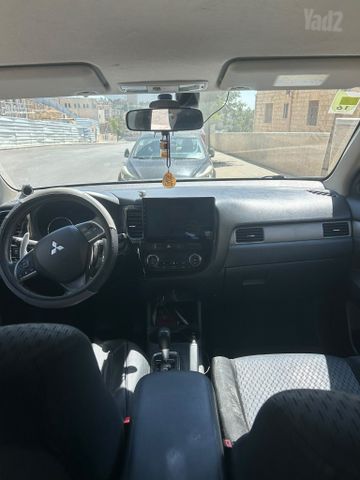 מיצובישי אאוטלנדר