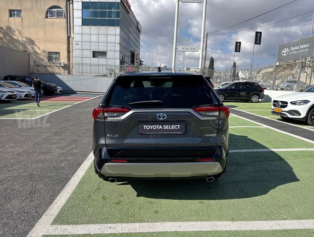 טויוטה RAV4