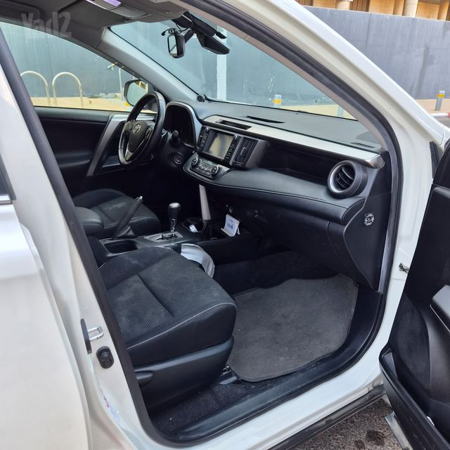 טויוטה RAV4