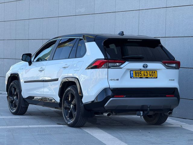 טויוטה RAV4