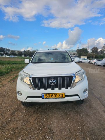 טויוטה לנד קרוזר