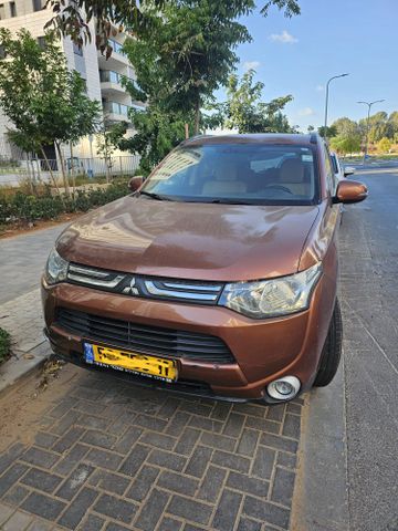 מיצובישי אאוטלנדר