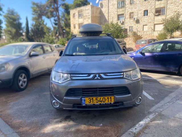 מיצובישי אאוטלנדר