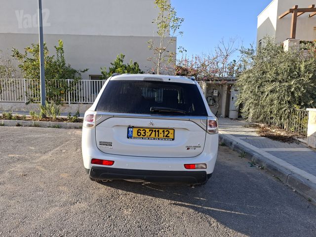 מיצובישי אאוטלנדר