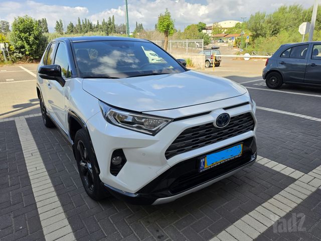 טויוטה RAV4