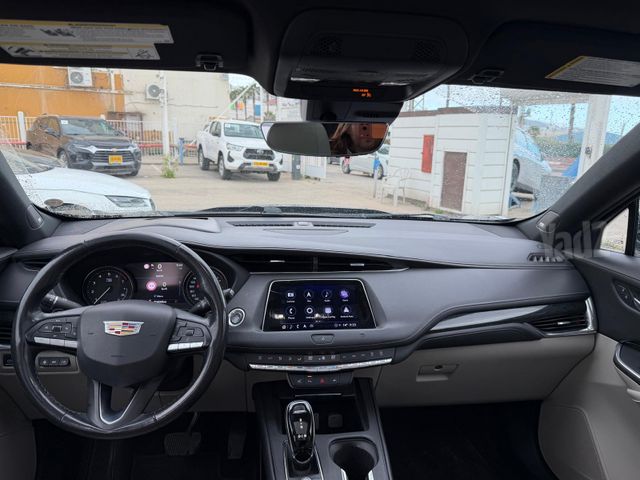 קאדילק XT4