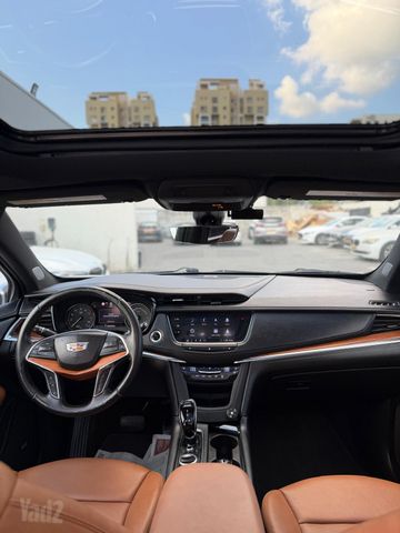 קאדילק XT5