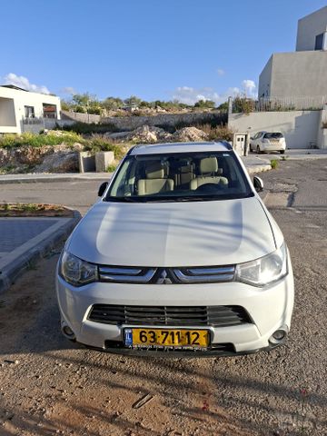 מיצובישי אאוטלנדר