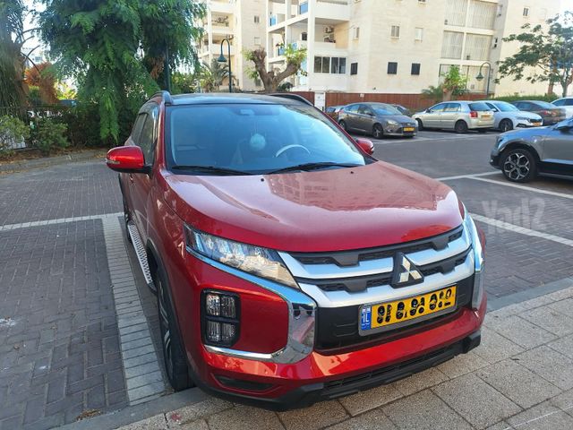 מודעת רכב מיצובישי ASX