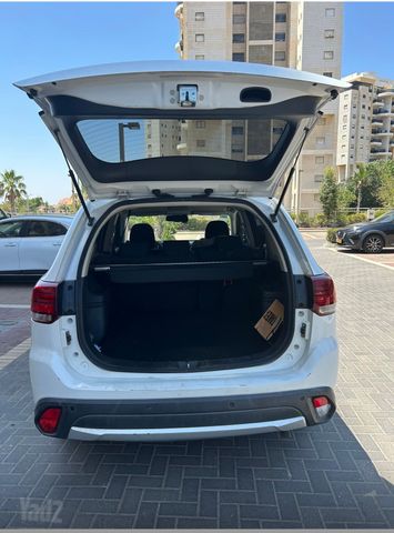 מיצובישי אאוטלנדר