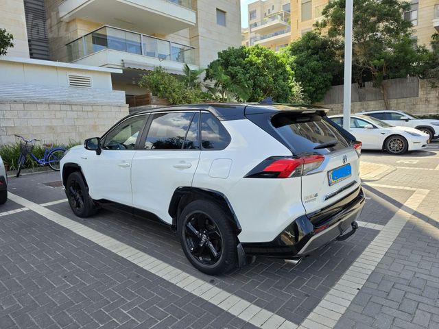 טויוטה RAV4