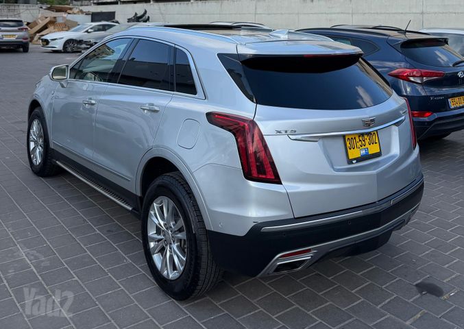 קאדילק XT5