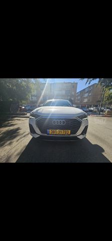 אאודי Q3