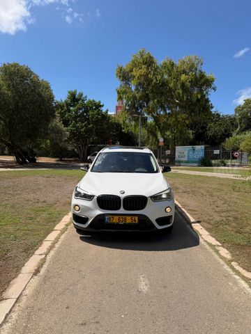 ב מ וו X1