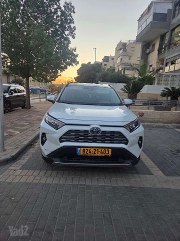 מודעת רכב טויוטה RAV4