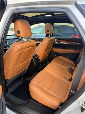 קאדילק XT5