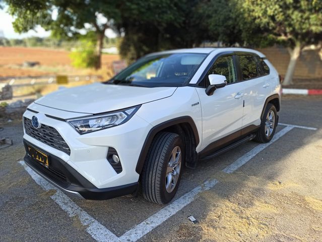 מודעת רכב טויוטה RAV4