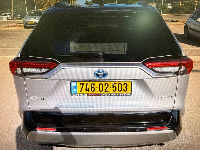 טויוטה RAV4