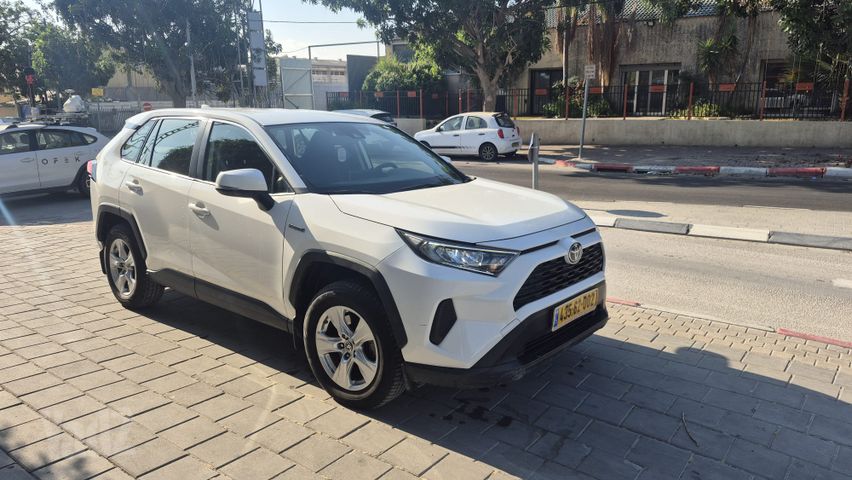 טויוטה RAV4
