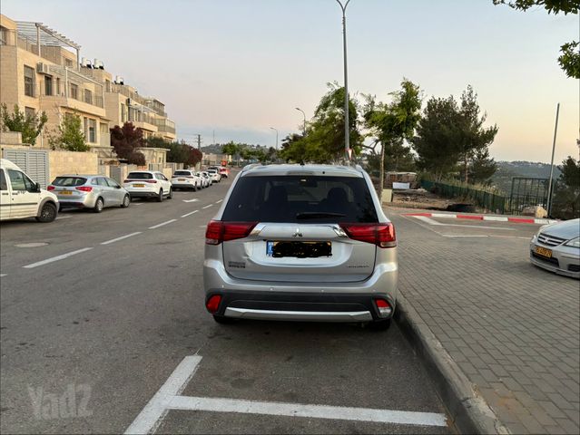 מיצובישי אאוטלנדר