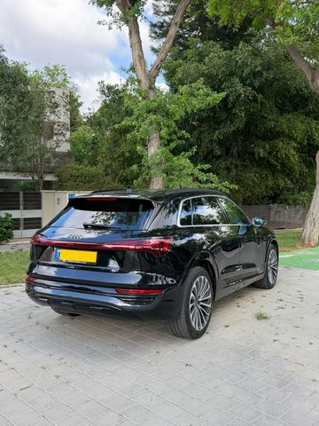 אאודי Q8 e-tron