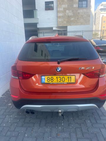 ב מ וו X1