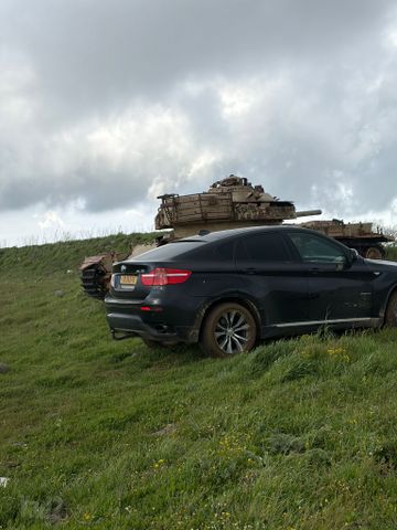 ב מ וו X6