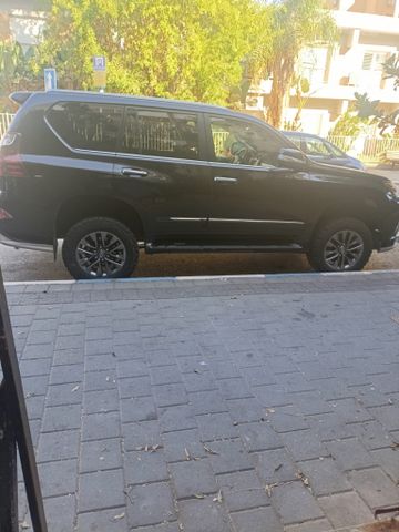 טויוטה לנד קרוזר