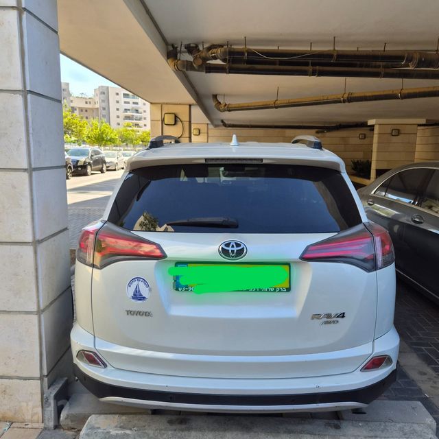 טויוטה RAV4