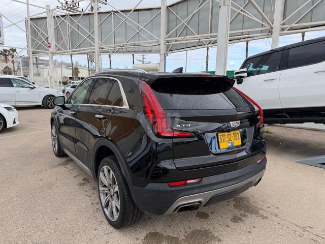 קאדילק XT4