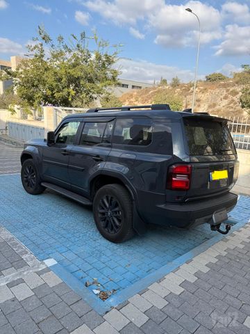 טויוטה לנד קרוזר