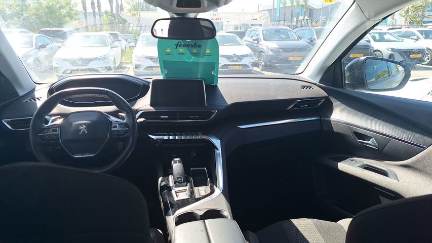 פיג'ו 3008