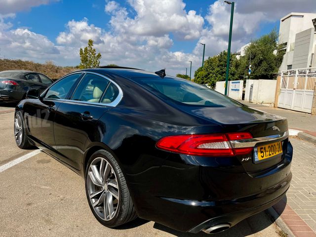 יגואר XF