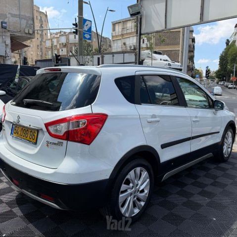 סוזוקי קרוסאובר