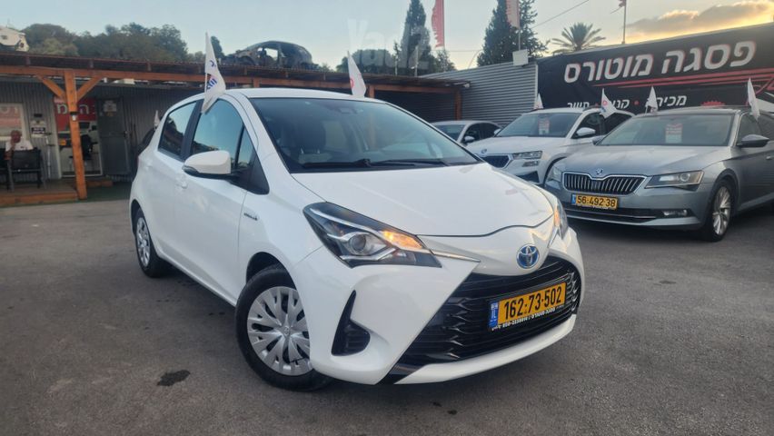 טויוטה יאריס