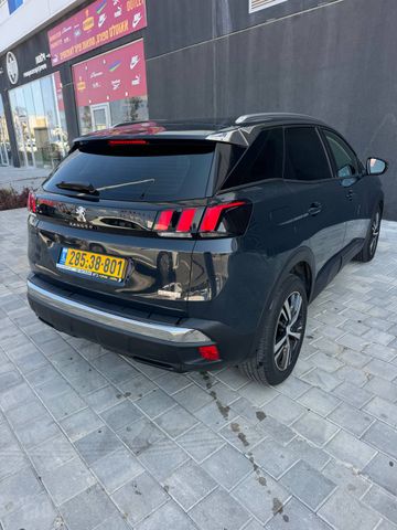 פיג'ו 3008