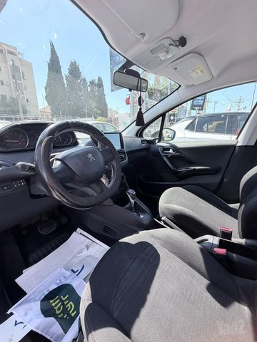 פיג'ו 208