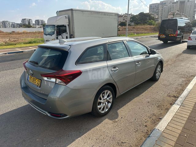 טויוטה אוריס