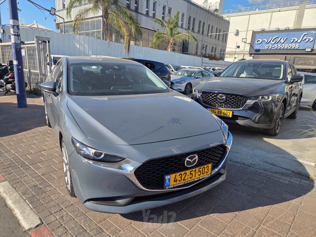 מודעת רכב מאזדה 3