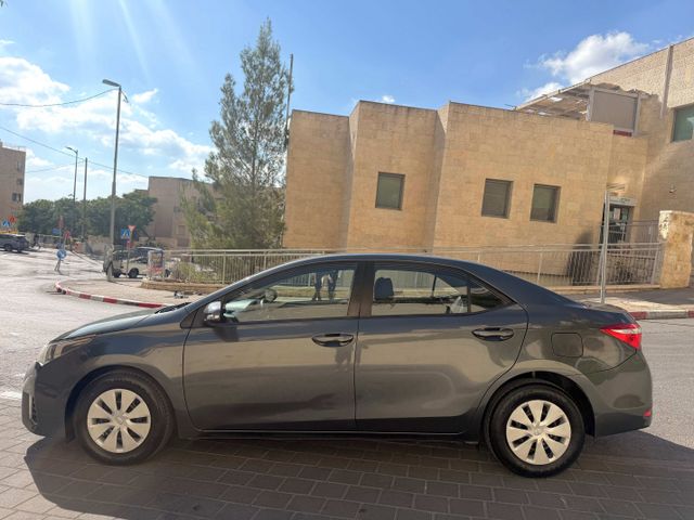 טויוטה קורולה