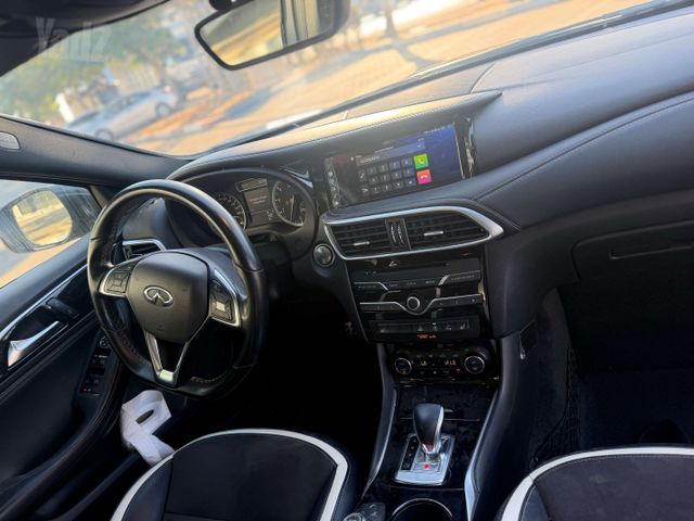 אינפיניטי Q30