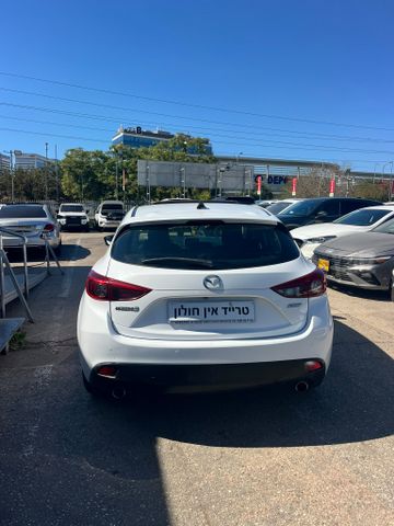 מאזדה 3