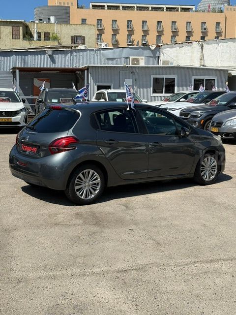 פיג'ו 208