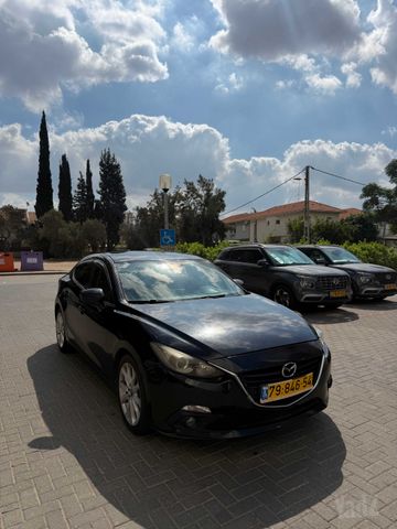 מודעת רכב מאזדה 3