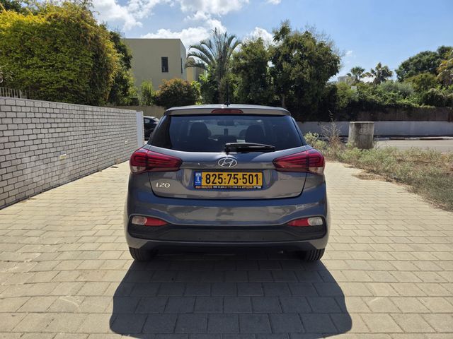יונדאי i20