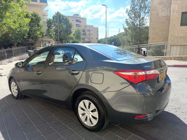 טויוטה קורולה