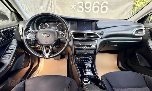 אינפיניטי Q30