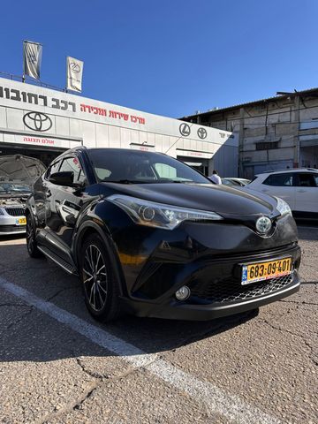 מודעת רכב טויוטה C-HR